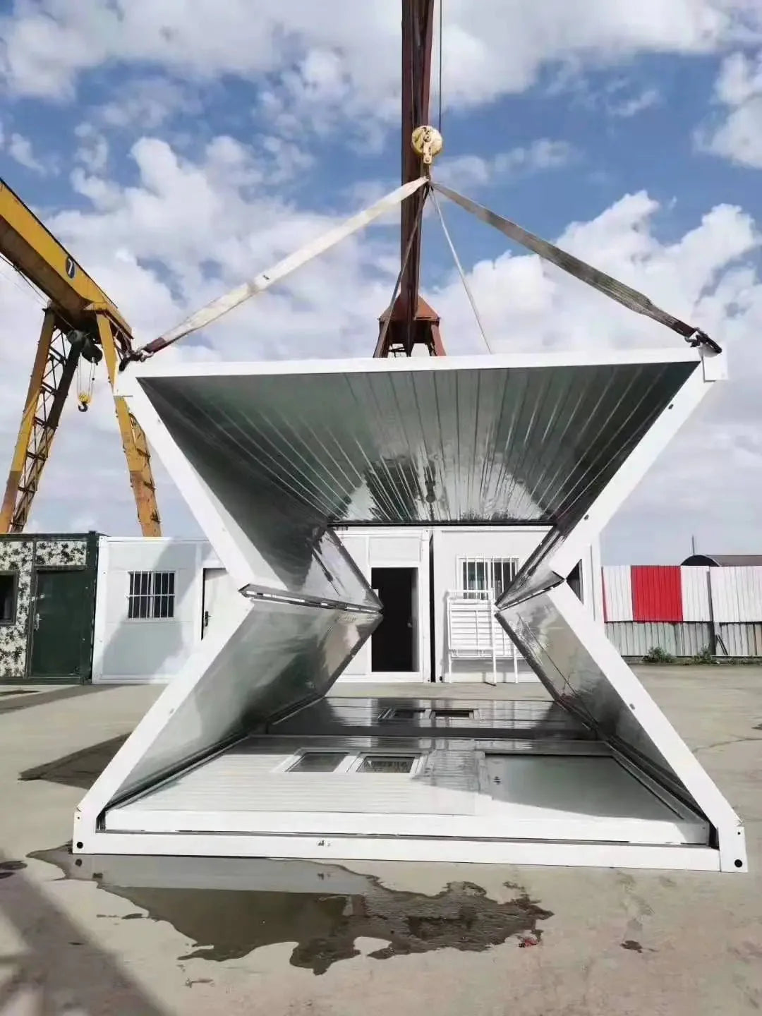 Foldable modular house 20ft empty MOQ 12units/40HC Model ZDF01 - Efumily International