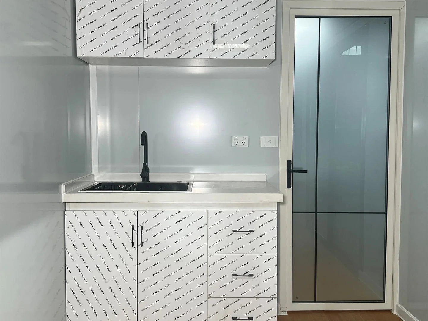 Studio 20ft integral prefabricated house 2200*5900*2480 - Efumily International