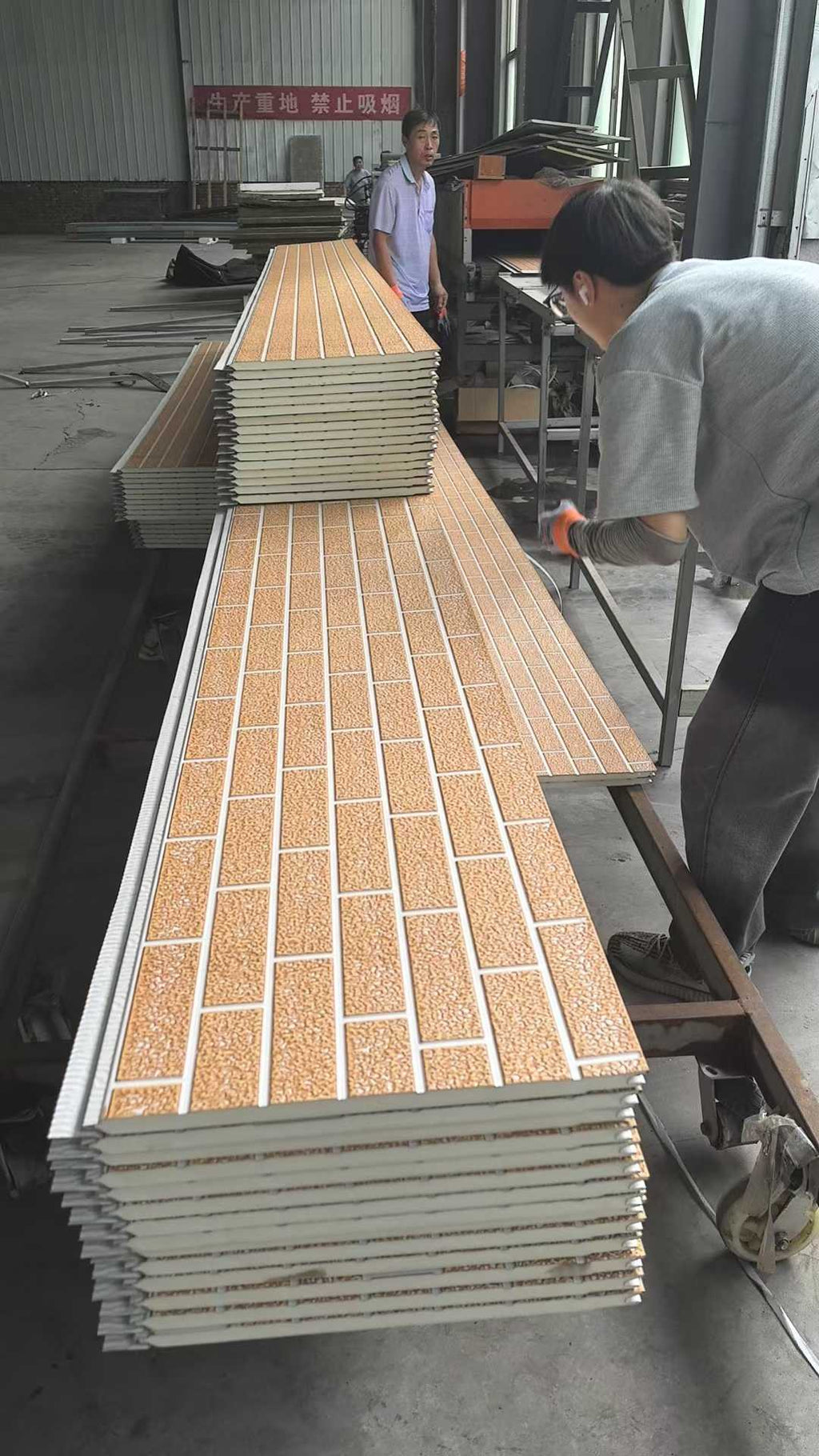 Weathercladding board PU 16mm - Efumily International